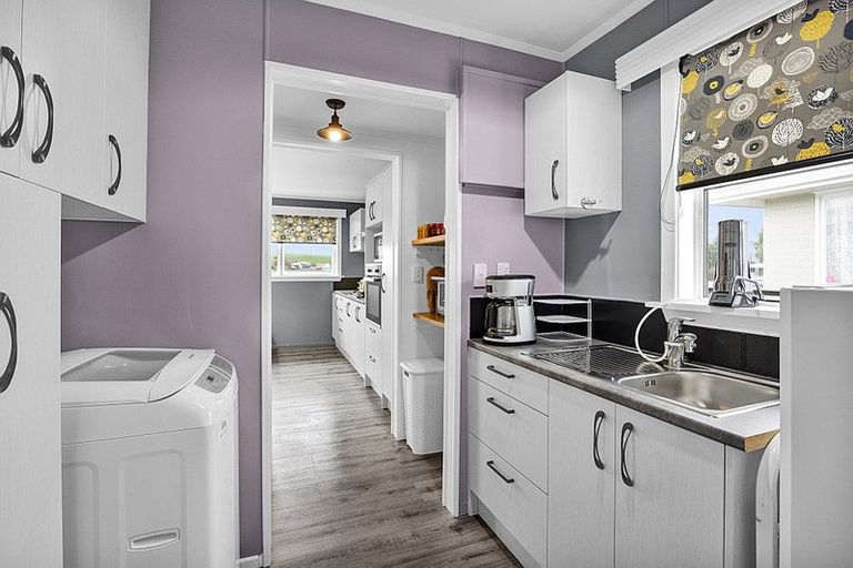 Photo of property in 108 Stanners Street, Eltham, 4322