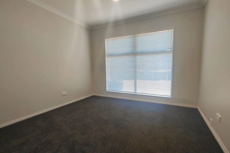 Photo of property in 6 Chadlington Avenue, Henderson, Auckland, 0612
