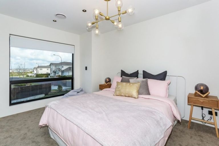 Photo of property in 8 Edgewater Drive, Karaka, Papakura, 2113