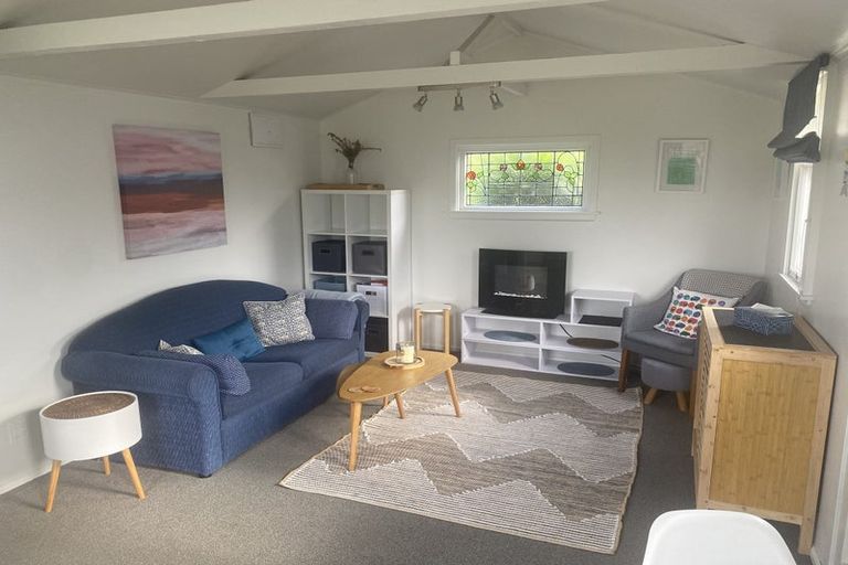 Photo of property in 1 Fettes Crescent, Seatoun, Wellington, 6022