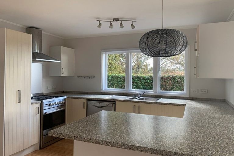 Photo of property in 40 Oruamo Place, Beach Haven, Auckland, 0626