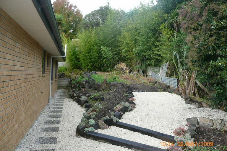 Photo of property in 43a Clayburn Road, Glen Eden, Auckland, 0602