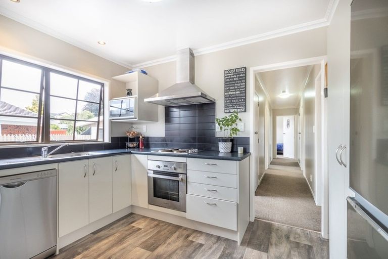 Photo of property in 29 Sheridan Crescent, Leamington, Cambridge, 3432