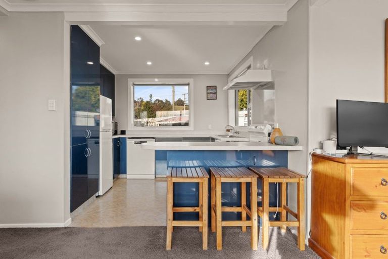 Photo of property in 1 Kinmont Crescent, Kinmont Park, Mosgiel, 9024