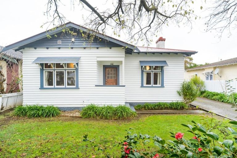 Photo of property in 25 Kingswood Street, Takaro, Palmerston North, 4412
