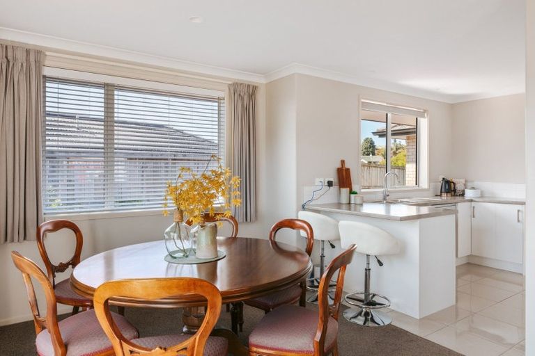 Photo of property in 12 Fairfax Crescent, Pyes Pa, Tauranga, 3112