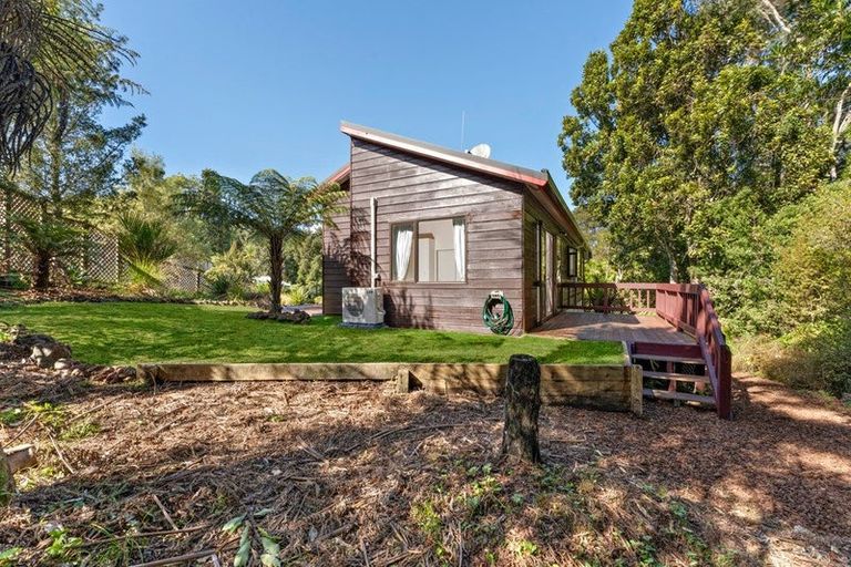 Photo of property in 2/18 Fernwood Grove, Bayview, Auckland, 0629