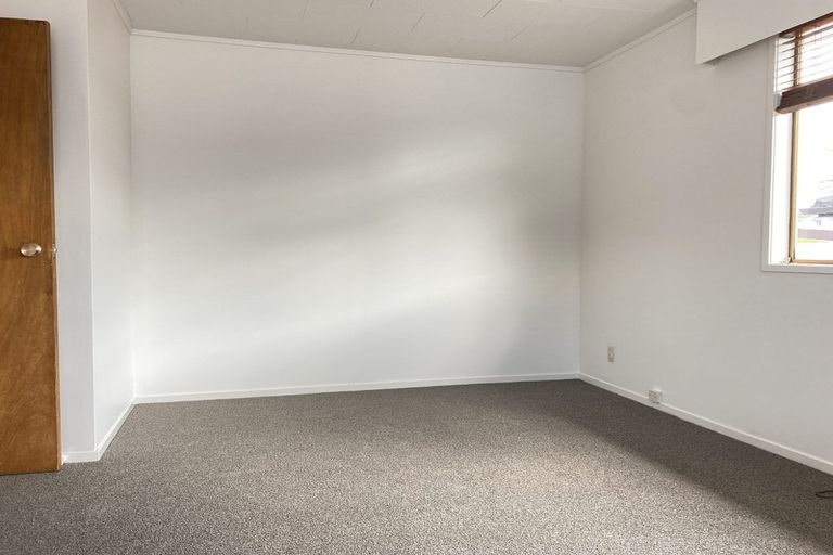 Photo of property in 1/4 Heathberry Close, Papatoetoe, Auckland, 2025