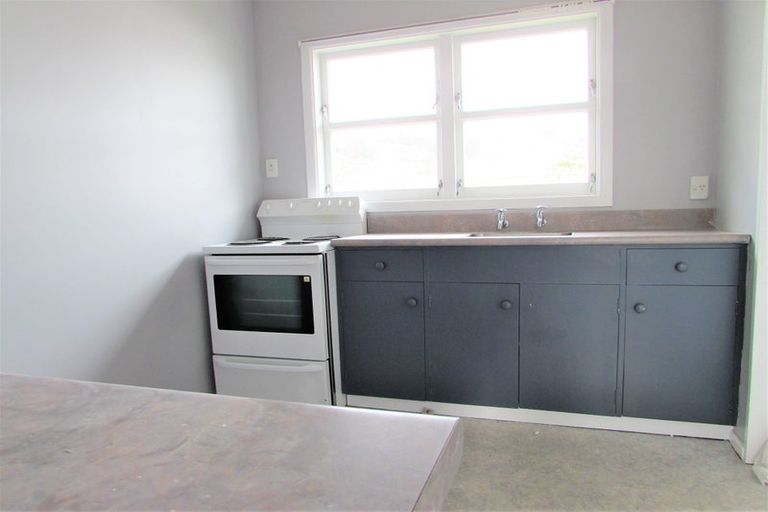 Photo of property in 55 Oregon Drive, Maoribank, Upper Hutt, 5018