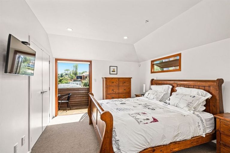 Photo of property in 2/4 The Esplanade, Castor Bay, Auckland, 0620