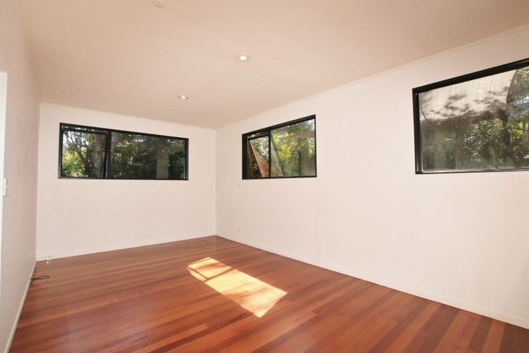 Photo of property in 53b Onedin Place, Titirangi, Auckland, 0604