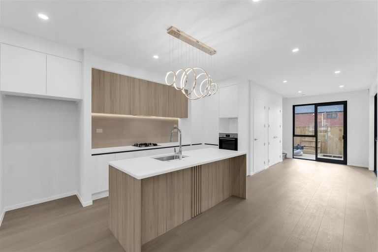 Photo of property in 14 Waimarie Drive, Karaka, 2578