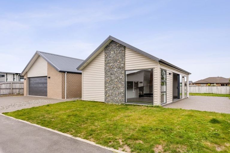 Photo of property in 47 Hudson Place, Paraparaumu, 5032