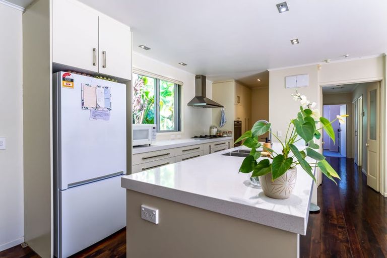 Photo of property in 4 Berne Place, Birkenhead, Auckland, 0626