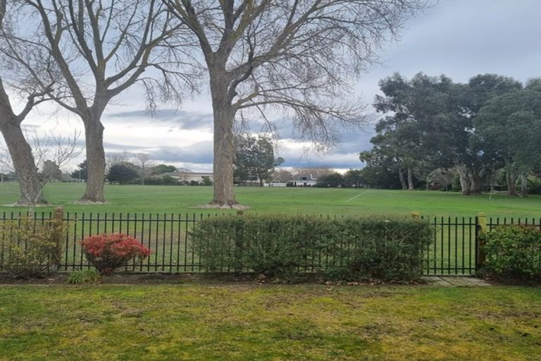 Photo of property in 3a Farnham Place, Ilam, Christchurch, 8041