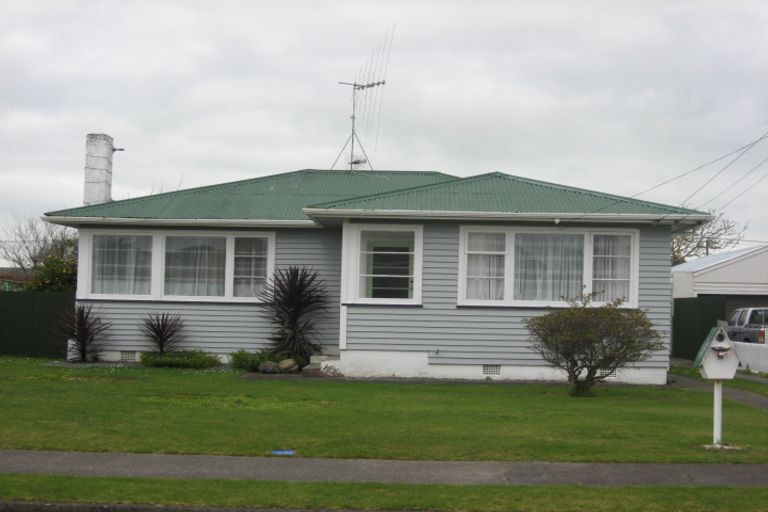 Photo of property in 15 Norfolk Street, Levin, 5510