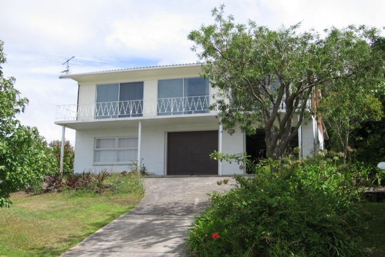 Photo of property in 5 Asbury Crescent, Campbells Bay, Auckland, 0630