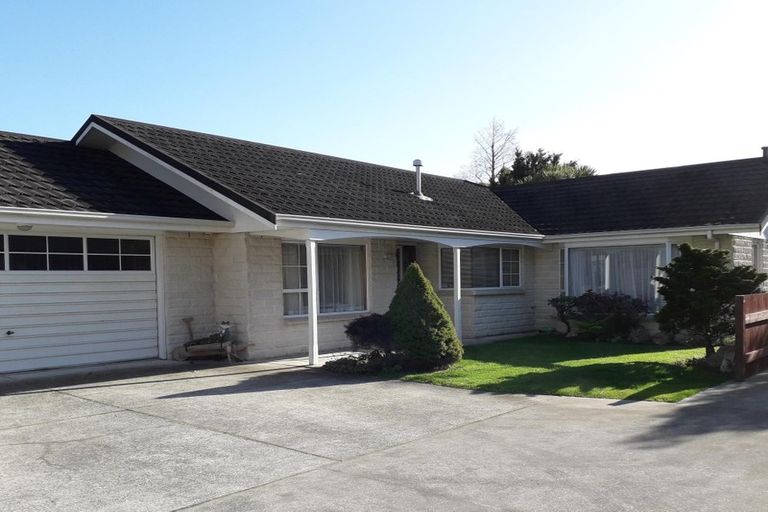Photo of property in 103 Pahiatua Street, Hokowhitu, Palmerston North, 4410