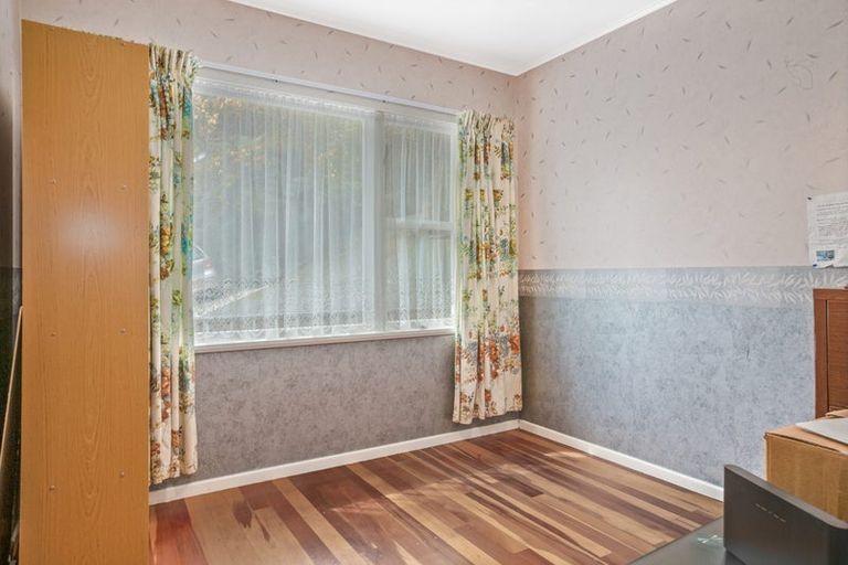 Photo of property in 10 Faris Crescent, Wainuiomata, Lower Hutt, 5014