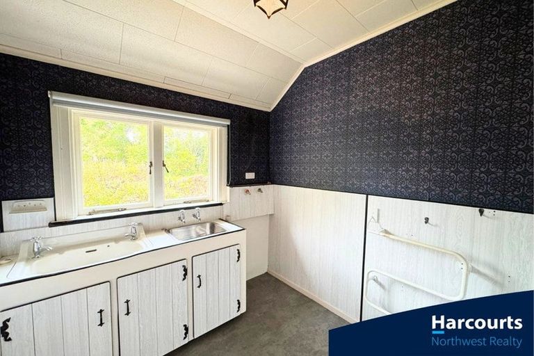 Photo of property in 86 Tawa Road, Kumeu, 0891