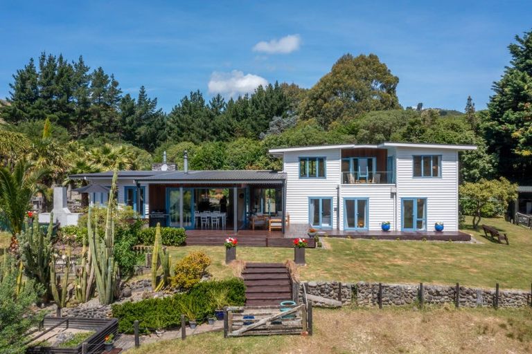 Photo of property in 105 Waterfall Road, Paraparaumu, 5032
