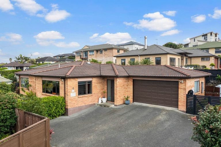 Photo of property in 53 Chesterfield Way, Orewa, 0931