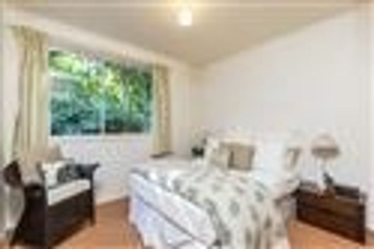 Photo of property in 22 Korotaha Terrace, Rothesay Bay, Auckland, 0630
