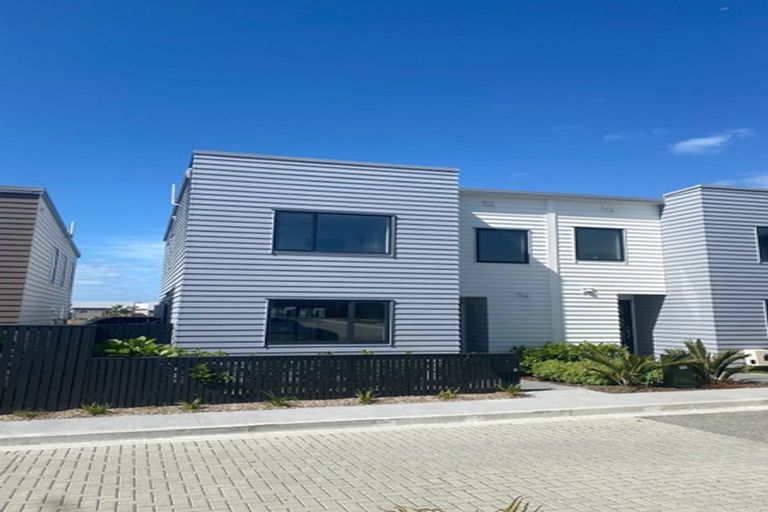 Photo of property in 4 Kaman Seasprite Road, Hobsonville, Auckland, 0616