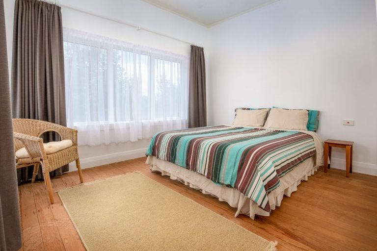 Photo of property in 21 Ocean View Road, Port Waikato, 2695