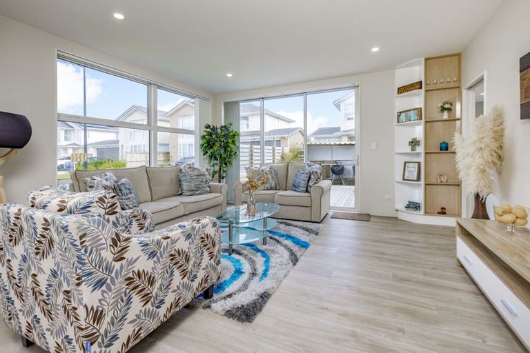 Photo of property in 67 Sapwood Crescent, Takanini, 2110