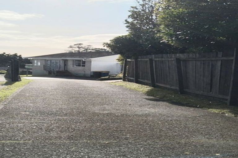 Photo of property in 2/25 Tanoa Place, Glendene, Auckland, 0602