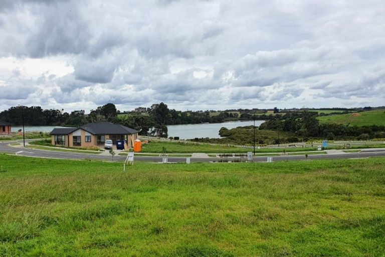 Photo of property in 5 Okoreka Road, Glenbrook, 2681