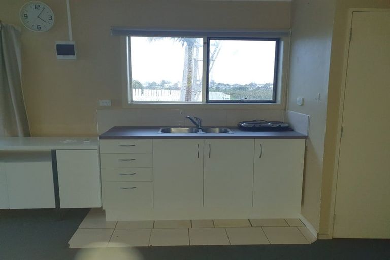 Photo of property in 38 Aurea Avenue, Pakuranga, Auckland, 2010
