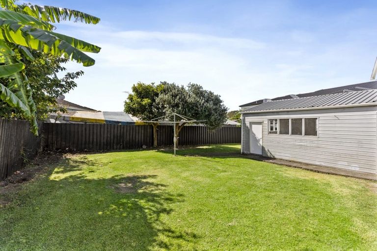 Photo of property in 39 Court Town Close, Mangere, Auckland, 2022