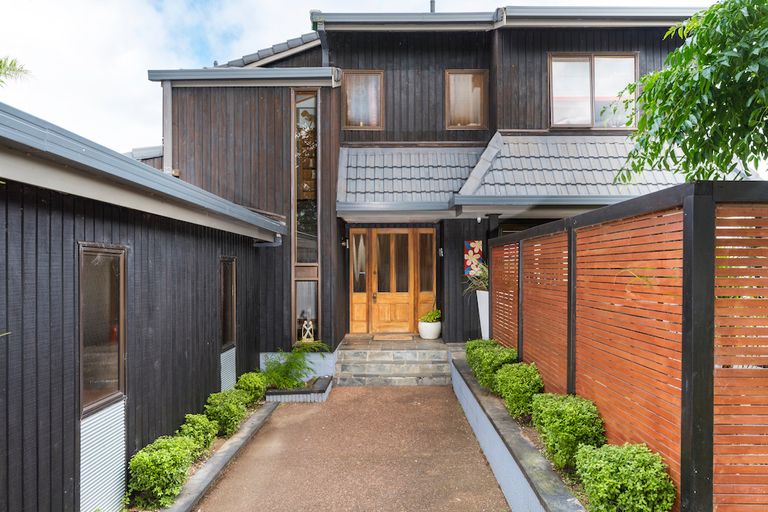 Photo of property in 33 St Annes Crescent, Wattle Downs, Auckland, 2103