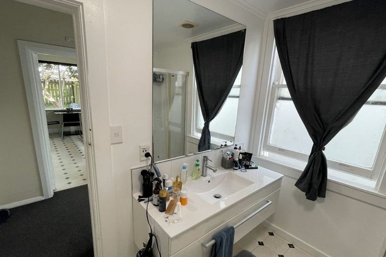 Photo of property in 102 Tinakori Road, Thorndon, Wellington, 6011