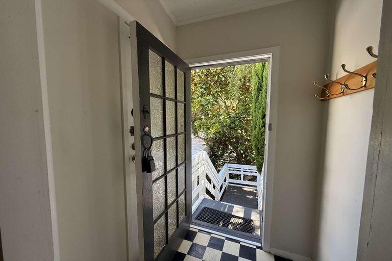 Photo of property in 61 Rolleston Street, Mount Cook, Wellington, 6021