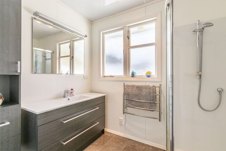 Photo of property in 162 Aokautere Drive, Fitzherbert, Palmerston North, 4410