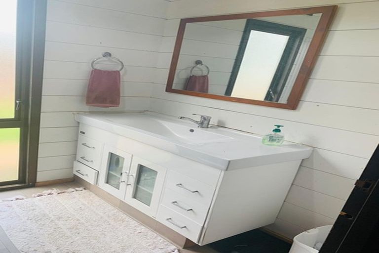 Photo of property in 5 Pinehurst Place, Wattle Downs, Auckland, 2103