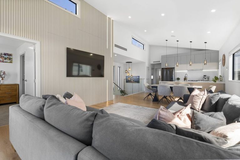 Photo of property in 62 Matangi View Drive, Orewa, 0931