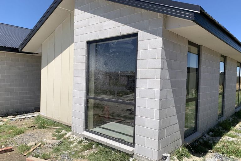 Photo of property in 5 Arrowsmith Drive, Clover Park, Auckland, 2019