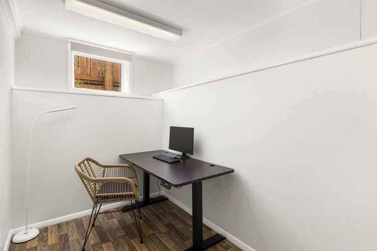 Photo of property in 39 Taylor Terrace, Tawa, Wellington, 5028