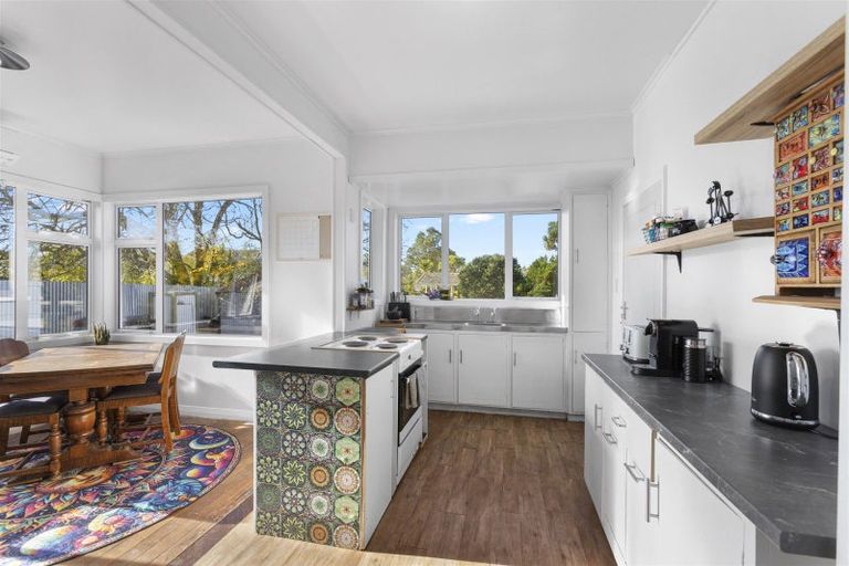 Photo of property in 19 Russell Street, Westport, 7825