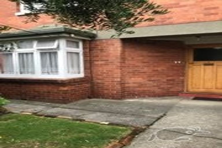 Photo of property in 2/58 Brougham Street, Mount Victoria, Wellington, 6011