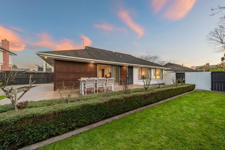 Photo of property in 2/282 Papanui Road, Merivale, Christchurch, 8052
