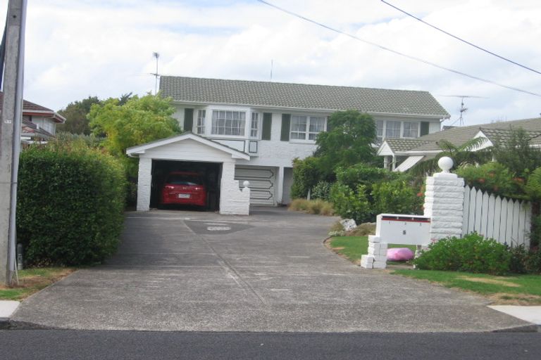 Photo of property in 1/5 Waterloo Road, Milford, Auckland, 0620