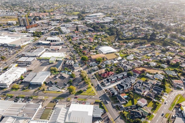 Photo of property in 68 Delta Avenue, New Lynn, Auckland, 0600