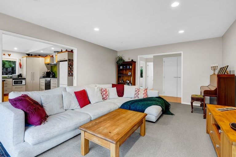 Photo of property in 74 Wairau Road, Oakura, 4314