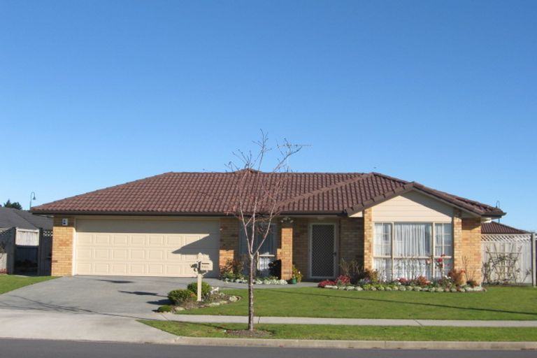 Photo of property in 170 Wattle Farm Road, Wattle Downs, Auckland, 2103