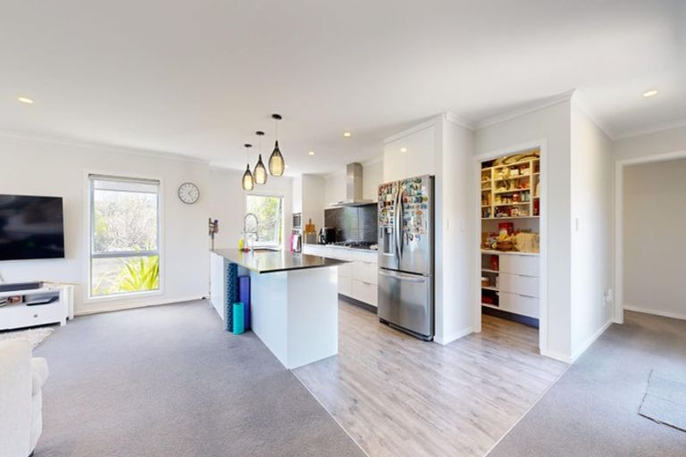 Photo of property in 44 Margaret Shields Avenue, Aotea, Porirua, 5024